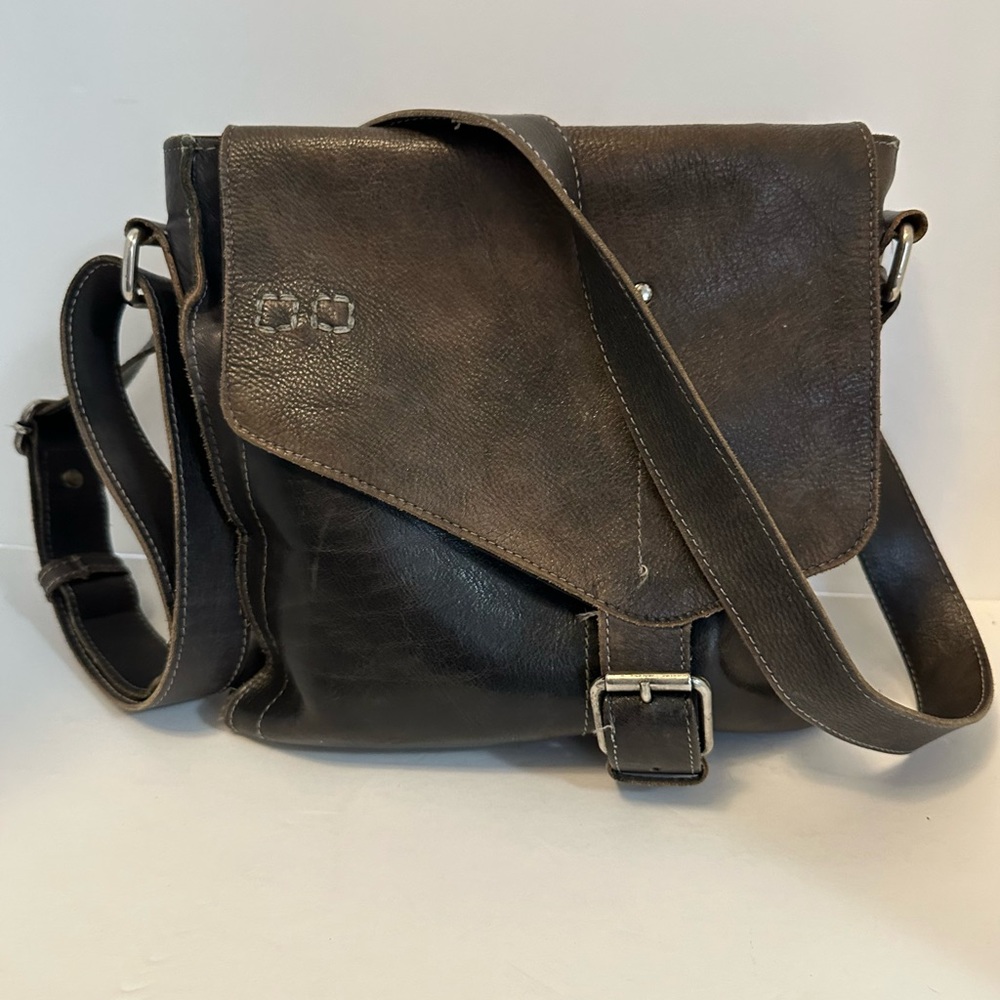 Bedstu Venice Beach crossbody bag/purse black distressed beautiful leather